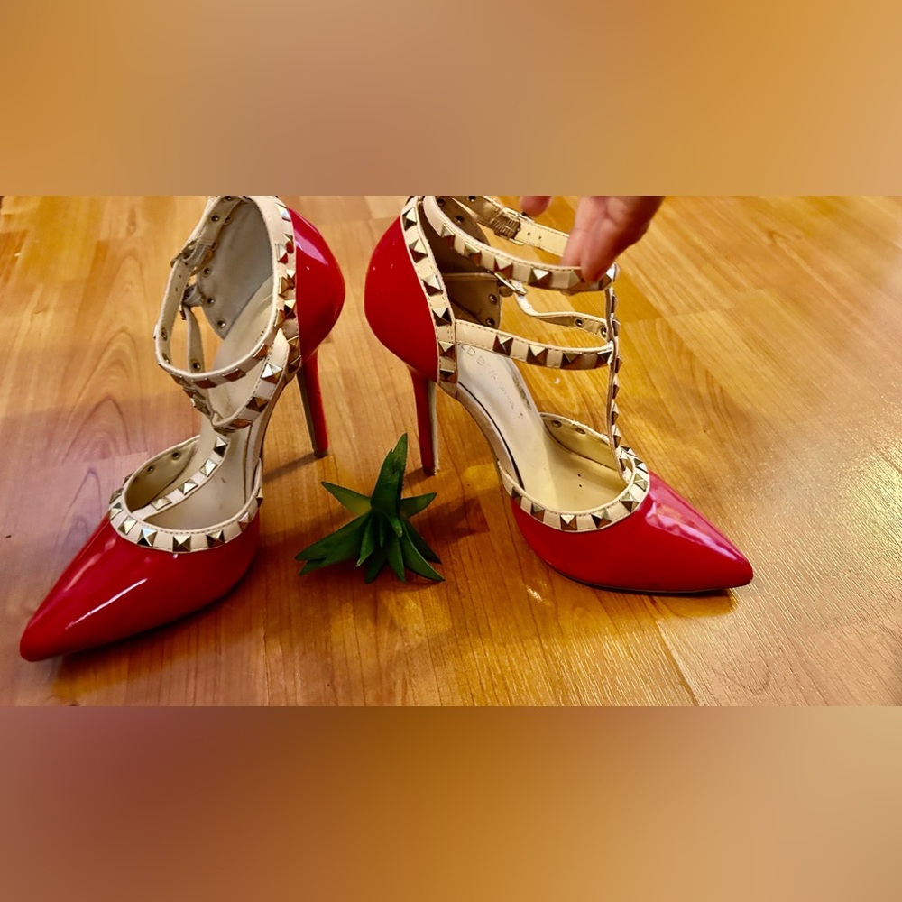 Red Pumps - image 1
